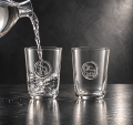 Bild 5 von Trinkglas-Rentier mit Glasmedaillon - typisch schwedisches Design
